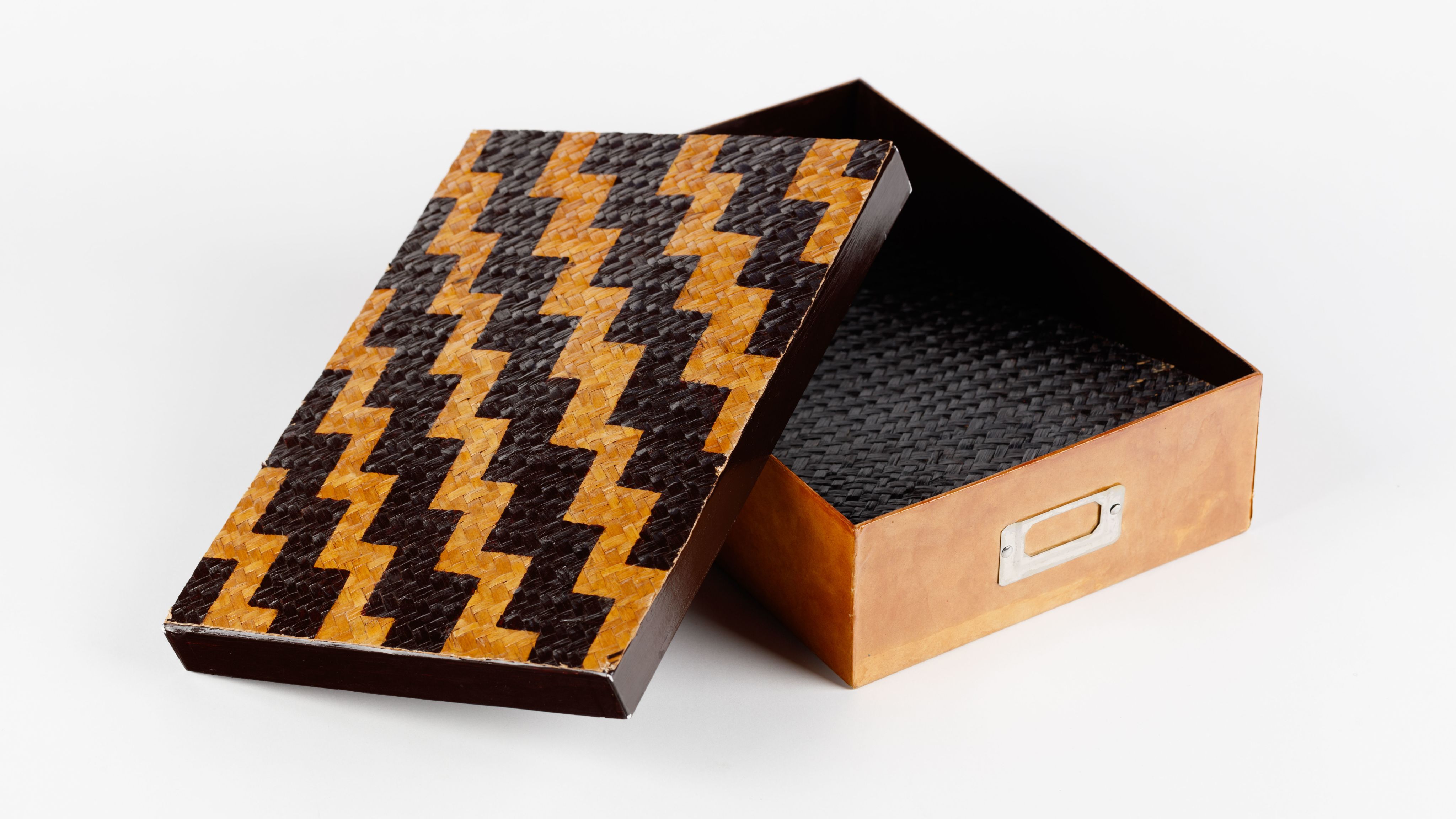 Pāwhiri kia tirohia